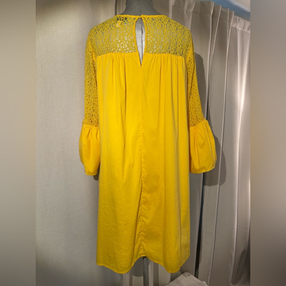 Draper James x ELOQUII Lace Yoke Shift Dress in Sunshine Yellow | Size 14 - Picture 4 of 11